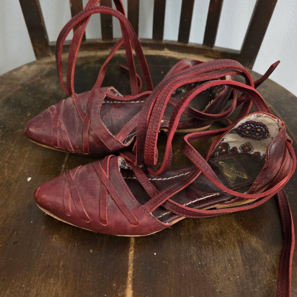 Freebird Red Strappy Flats Womens Shoe Size 6